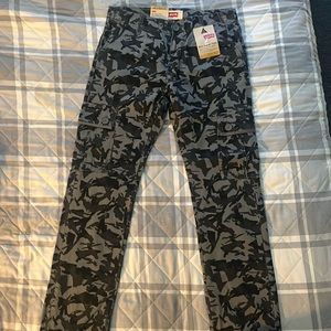 Levi’s Slim Cargo Pants